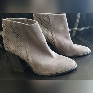 Steve Madden Replay Grey Suede Stacked Heel Ankle Boots Booties Size 7.5